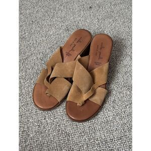 Mila Paoli Tan Suede Toe Loop Sandals Size 7.5